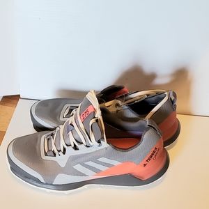 Ladies Athletic shoes, size 7